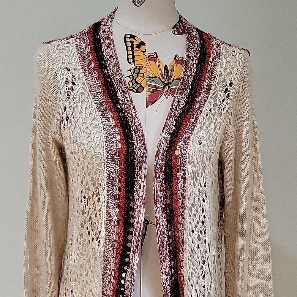ONE WORLD cardigan knitted sweater in red and beige.  Size is Large